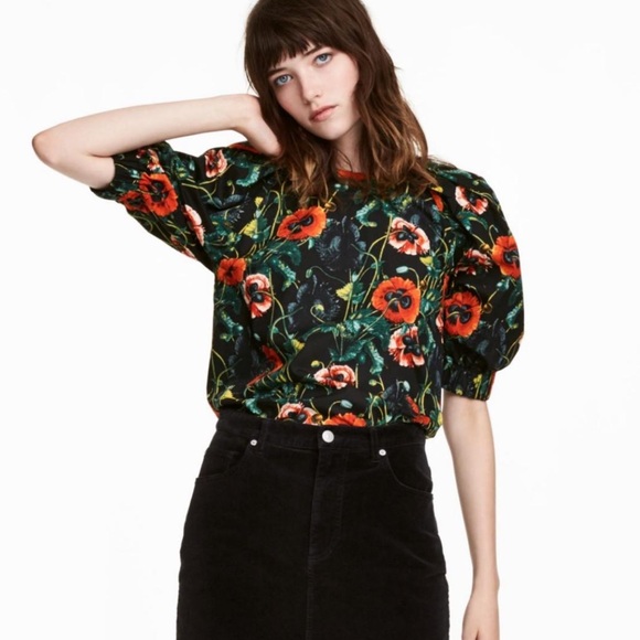 H&M Tops - H&M poppy floral puffed‎ sleeve blouse Sz 8